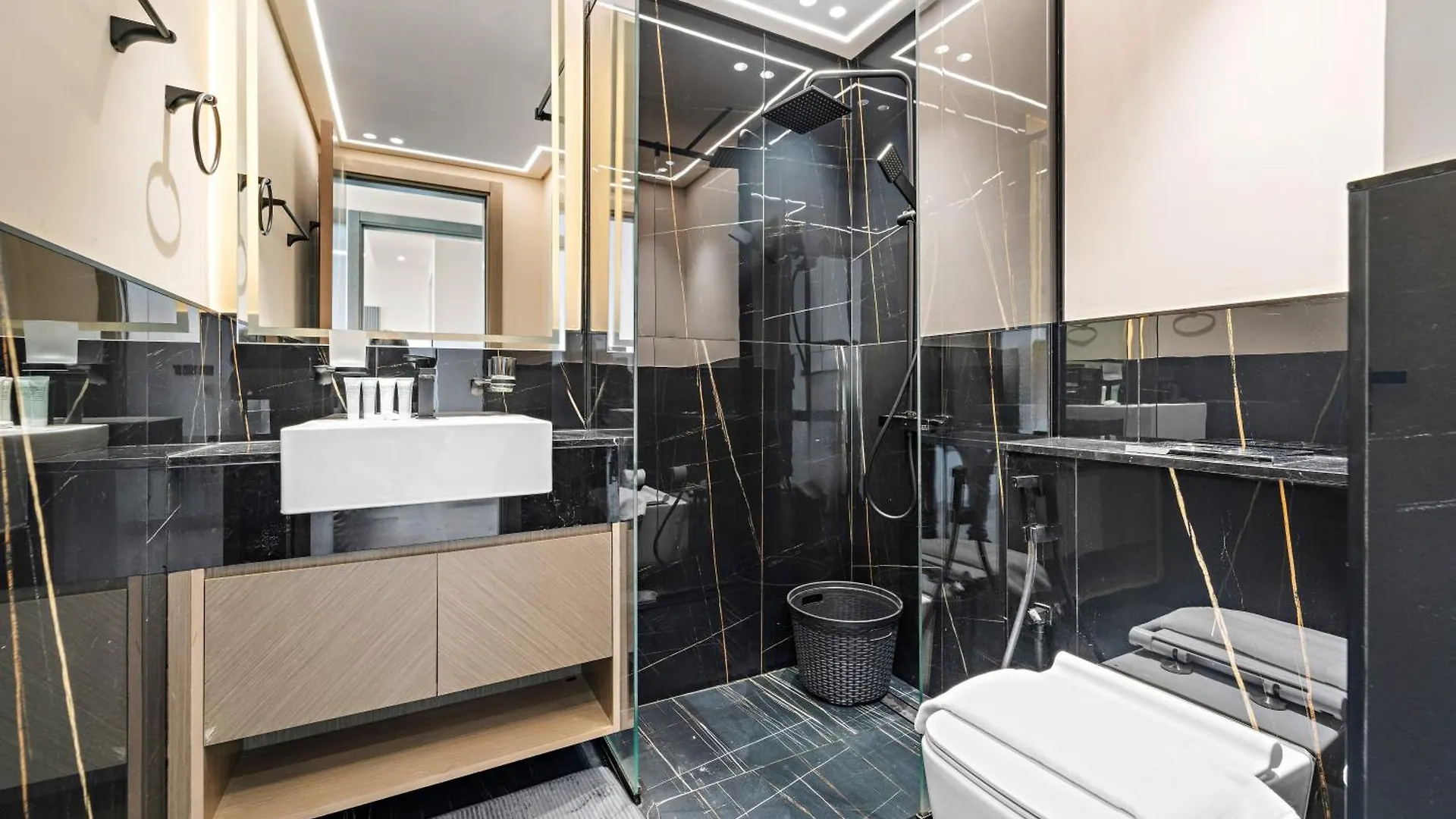 Chic 1 Bedroom Apt With Pool, Gym & Free Parking Dubai